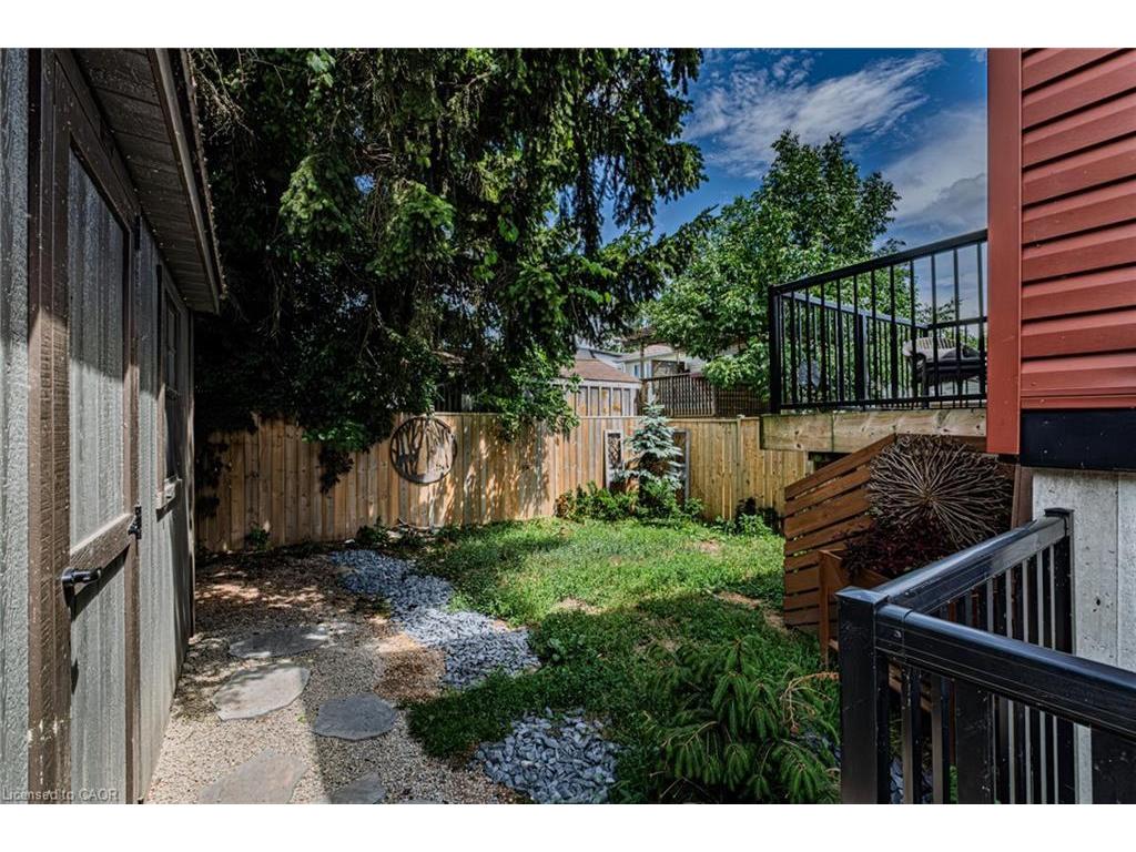 









2017


Erie

Street,
Port Dover,




ON
N0A 1N7

