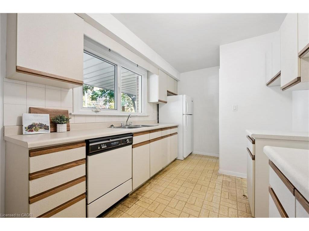 









228


Water

Street,
Guelph,




ON
N1G 1B2

