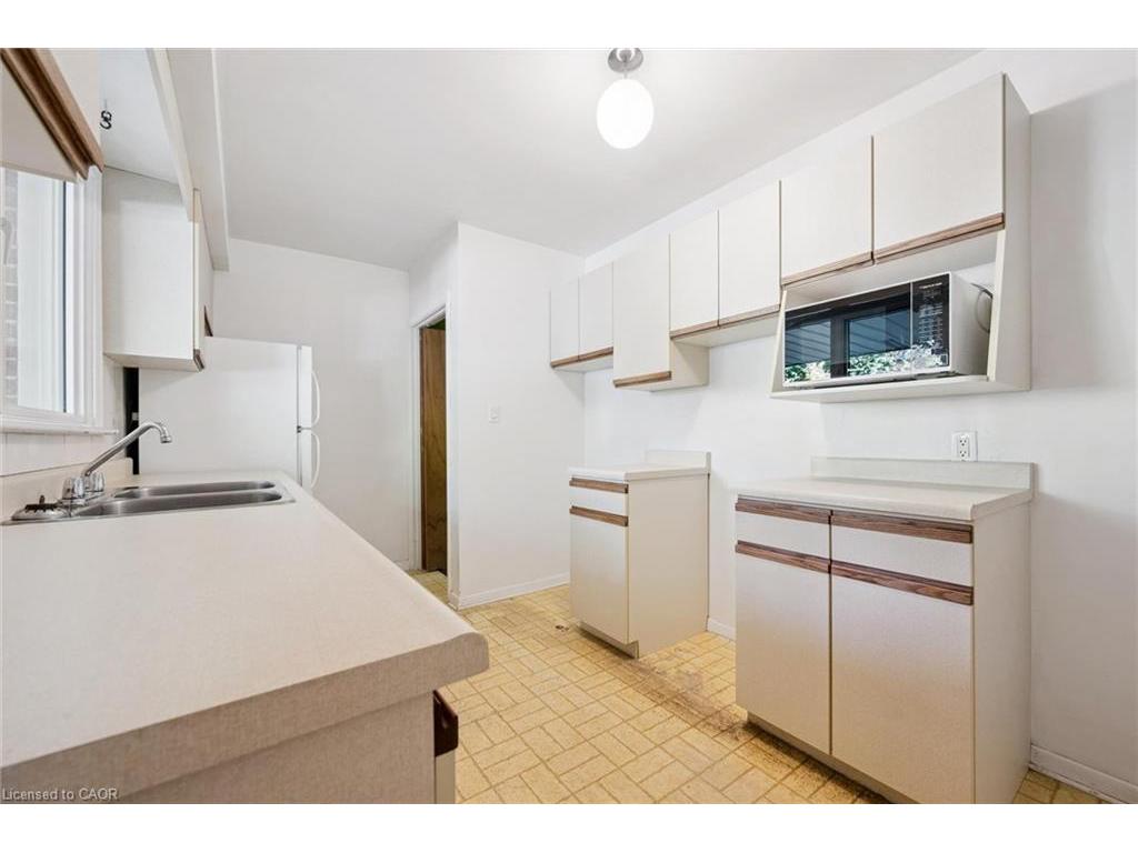 









228


Water

Street,
Guelph,




ON
N1G 1B2

