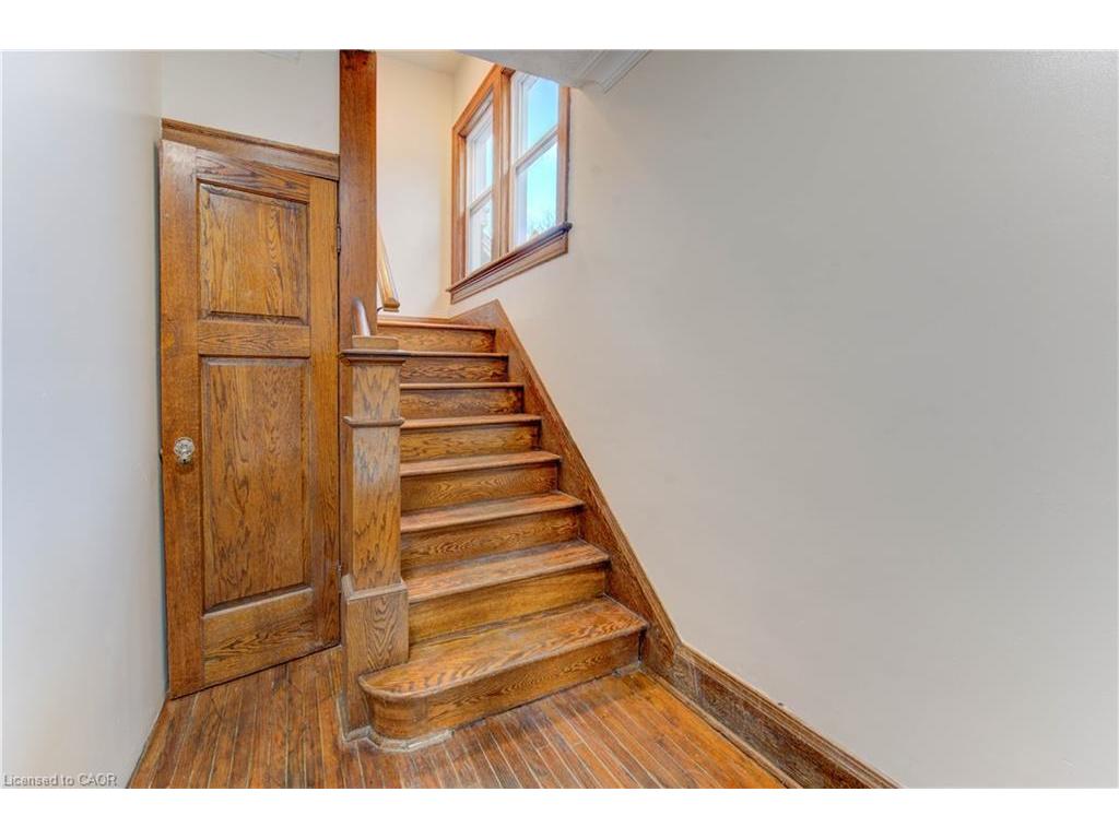 









86


Albert

Street,
Waterloo,




ON
N2L 3S7

