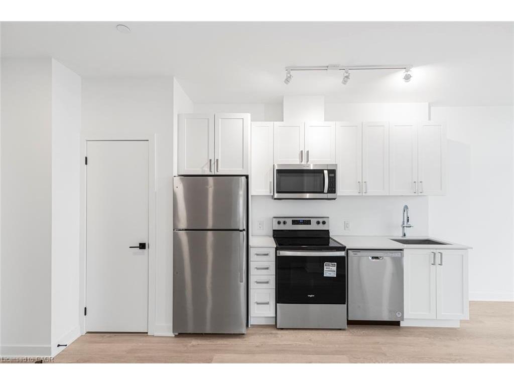 









2782


Barton

Street East, 813,
Hamilton,




ON
L8E 2J8

