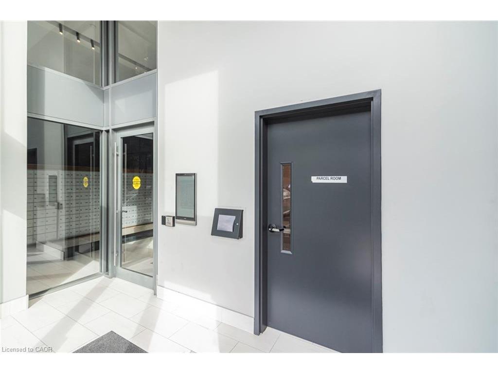 









2782


Barton

Street East, 813,
Hamilton,




ON
L8E 2J8

