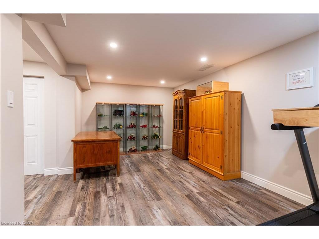 









118


Stirling Macgregor

Drive,
Cambridge,




ON
N1S 4T4

