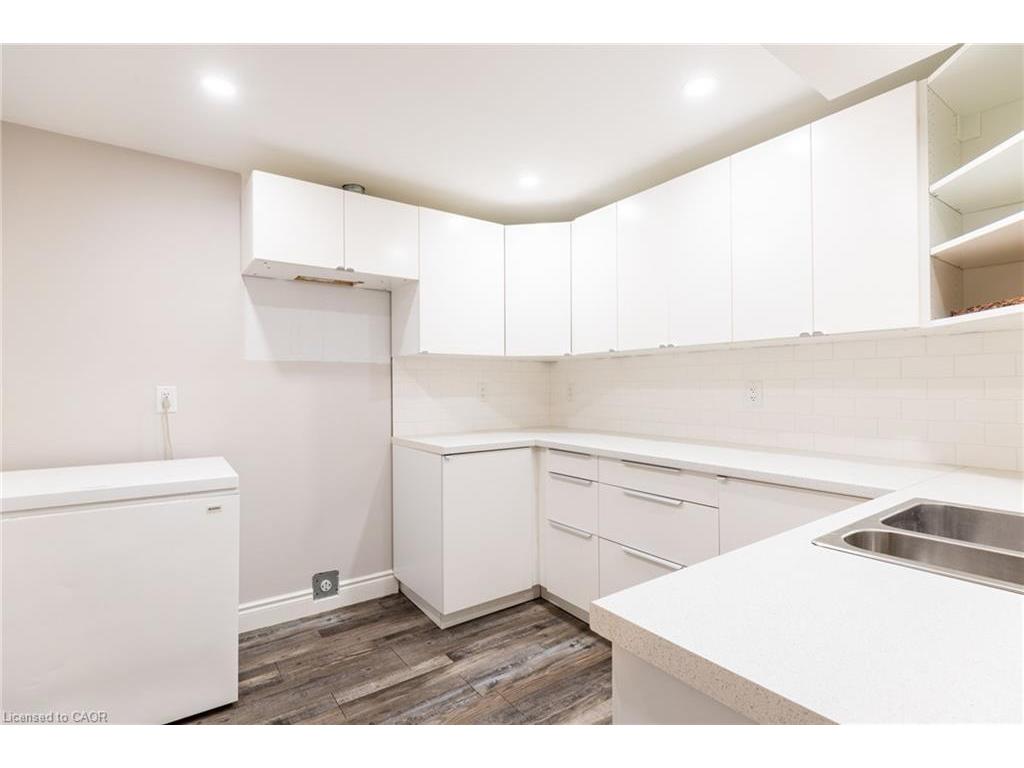 









118


Stirling Macgregor

Drive,
Cambridge,




ON
N1S 4T4

