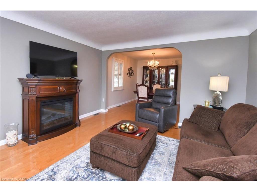 









836


Brucedale

Avenue East,
Hamilton,




ON
L8T 1L3

