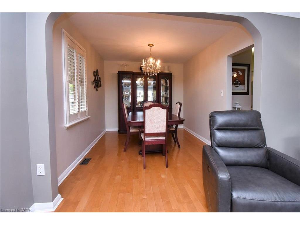 









836


Brucedale

Avenue East,
Hamilton,




ON
L8T 1L3

