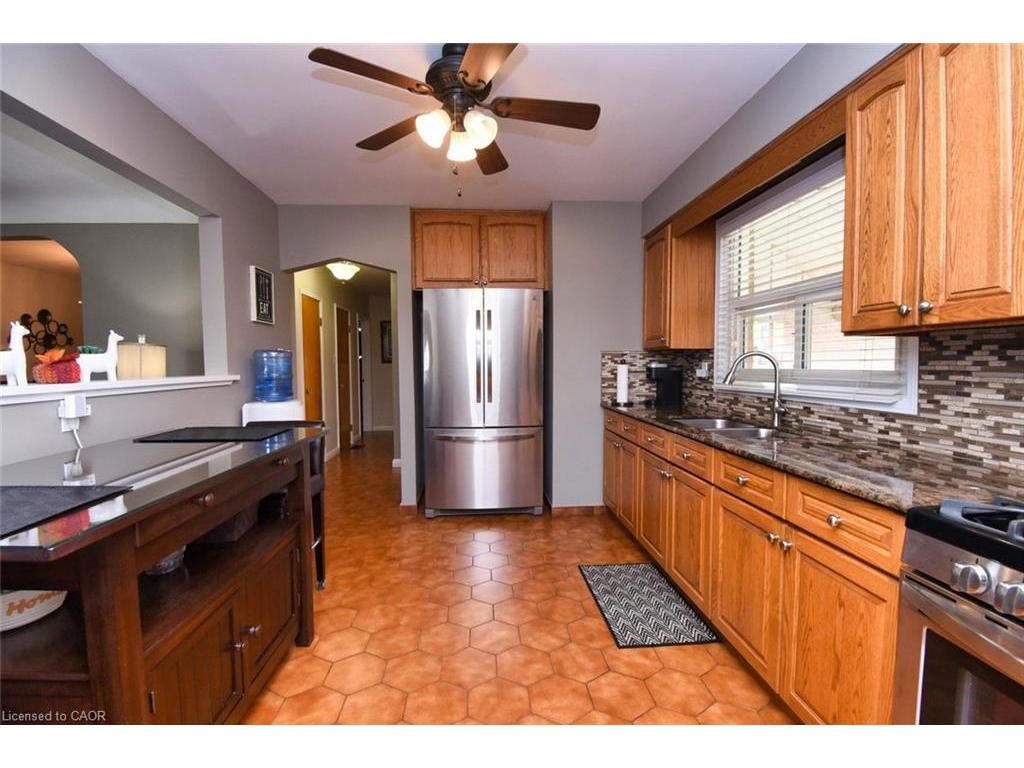 









836


Brucedale

Avenue East,
Hamilton,




ON
L8T 1L3

