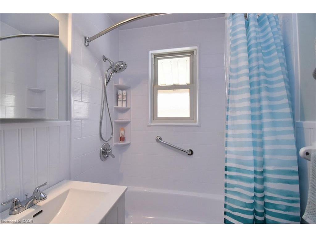 









836


Brucedale

Avenue East,
Hamilton,




ON
L8T 1L3

