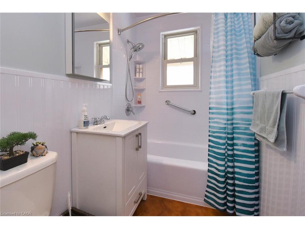 









836


Brucedale

Avenue East,
Hamilton,




ON
L8T 1L3

