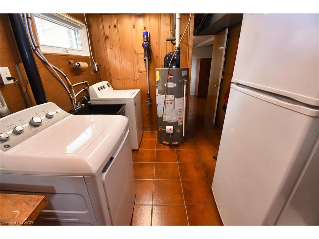 









836


Brucedale

Avenue East,
Hamilton,




ON
L8T 1L3


