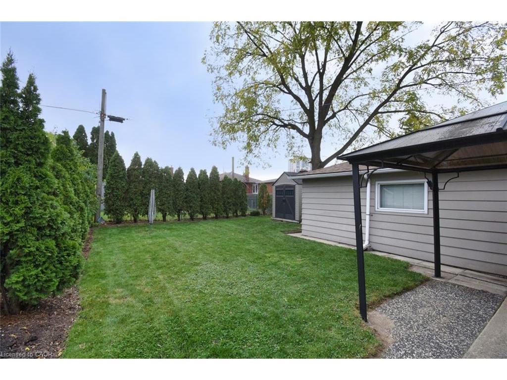 









836


Brucedale

Avenue East,
Hamilton,




ON
L8T 1L3

