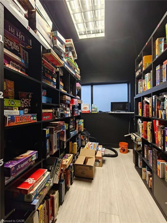 









258


King

Street North, 12,
Waterloo,




ON
N2J 2Y9

