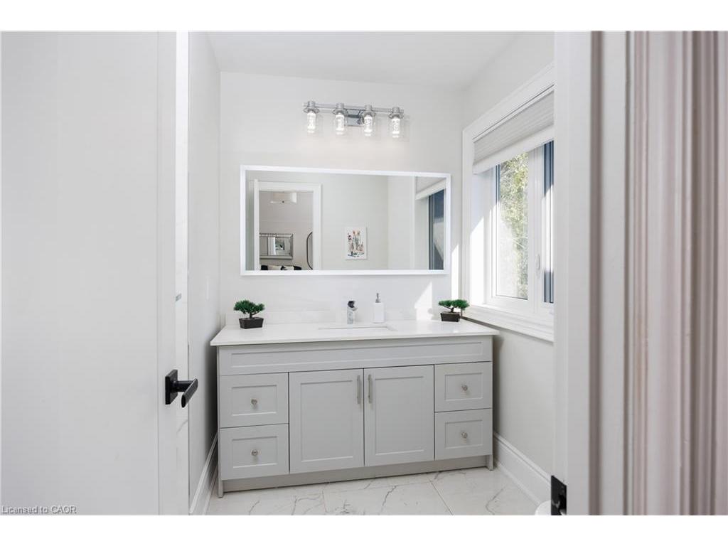 









1483


The Links

Drive,
Oakville,




ON
L6M 2P2

