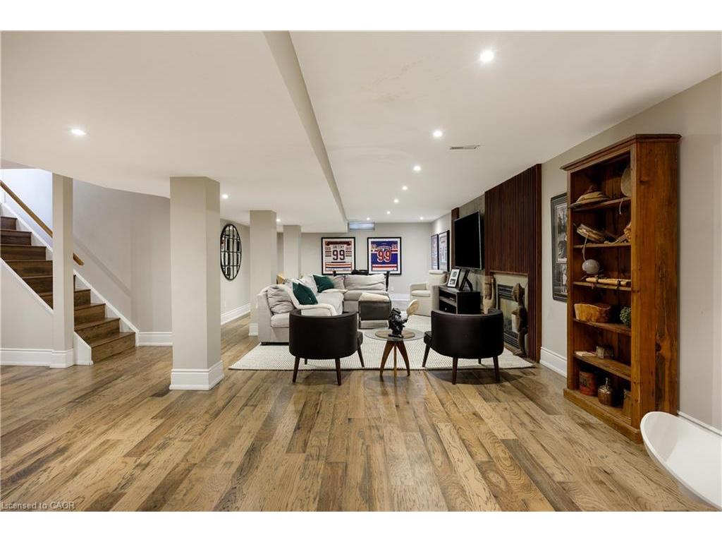 









1483


The Links

Drive,
Oakville,




ON
L6M 2P2

