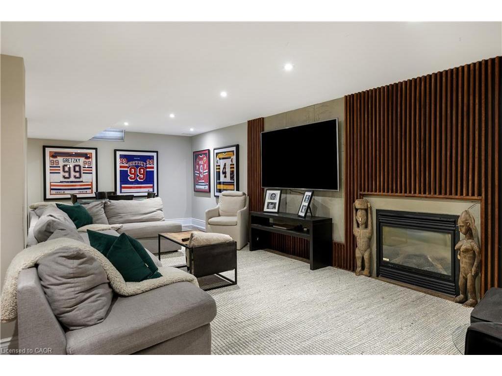 









1483


The Links

Drive,
Oakville,




ON
L6M 2P2

