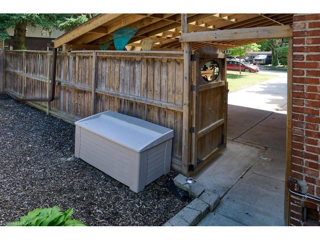 









120


Wood

Street,
Kitchener,




ON
N2G 2H8

