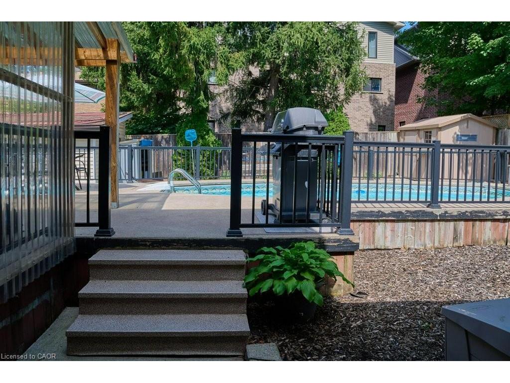 









120


Wood

Street,
Kitchener,




ON
N2G 2H8

