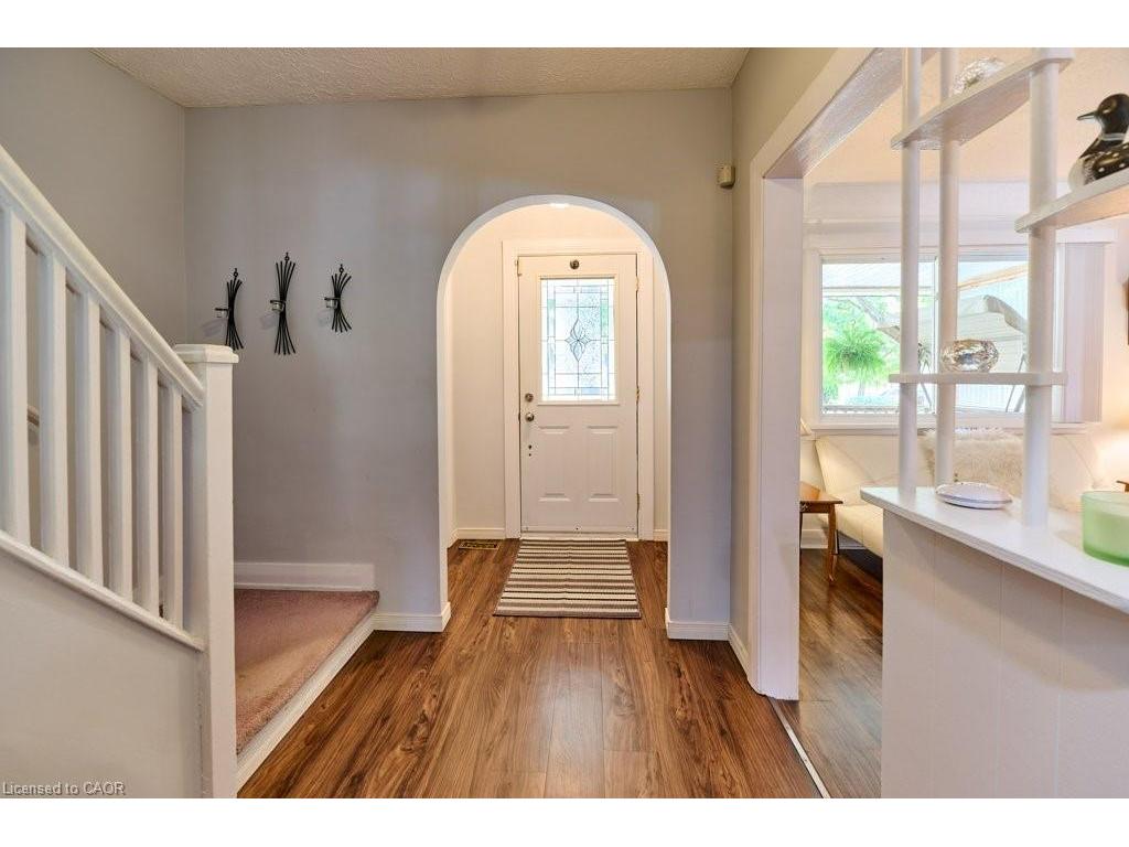 









120


Wood

Street,
Kitchener,




ON
N2G 2H8

