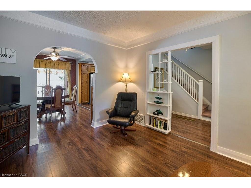 









120


Wood

Street,
Kitchener,




ON
N2G 2H8

