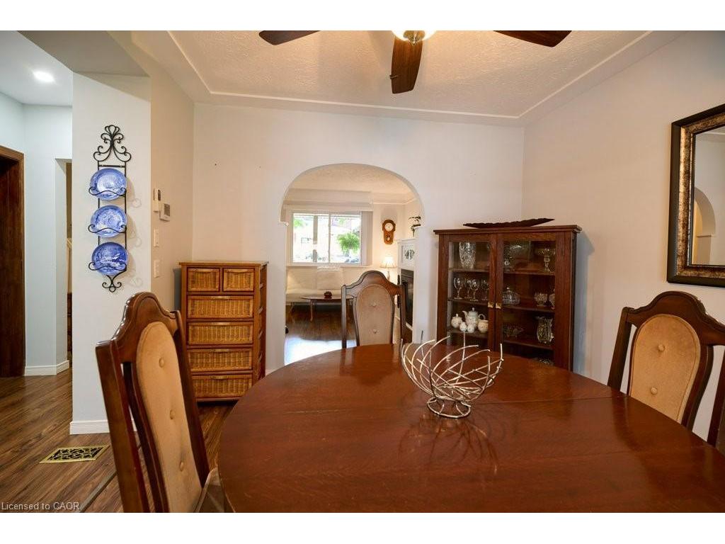 









120


Wood

Street,
Kitchener,




ON
N2G 2H8

