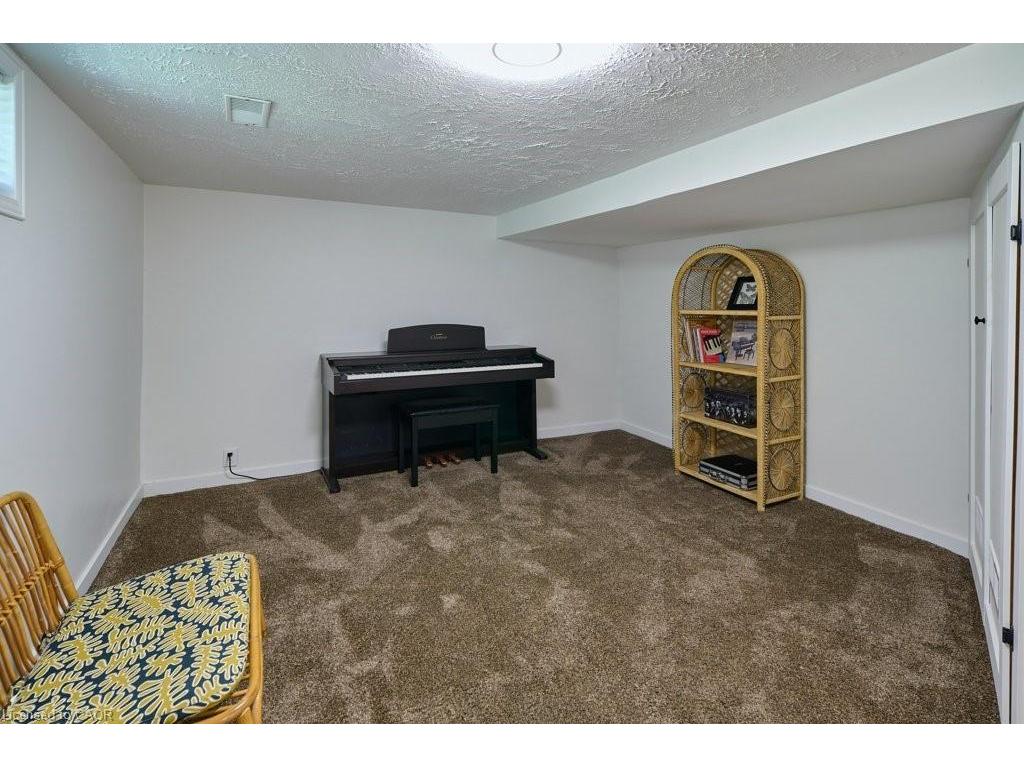 









120


Wood

Street,
Kitchener,




ON
N2G 2H8

