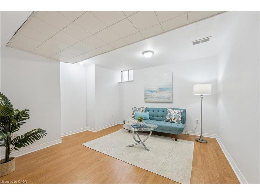 









1617


Gowling

Terrace,
Milton,




ON
L9T 5J6

