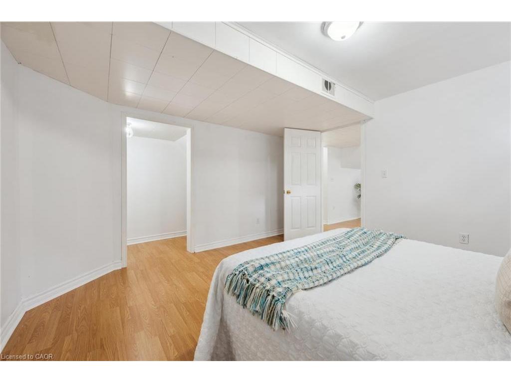 









1617


Gowling

Terrace,
Milton,




ON
L9T 5J6

