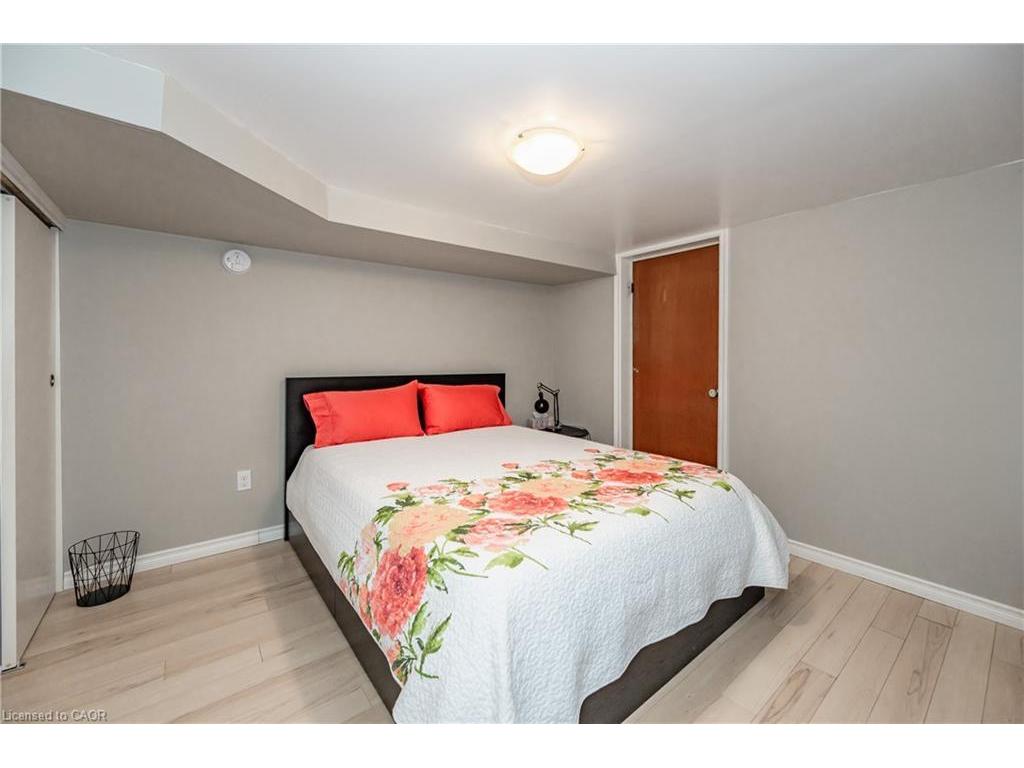 









31


Dieppe

Avenue, Lower,
Kitchener,




ON
N2H 4E9

