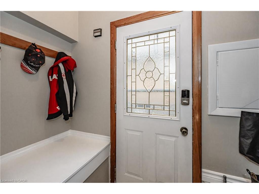 









31


Dieppe

Avenue, Lower,
Kitchener,




ON
N2H 4E9

