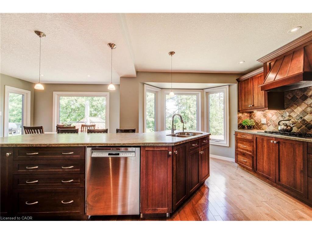 









33


Tinatawa

Court,
Kitchener,




ON
N2A 3G9

