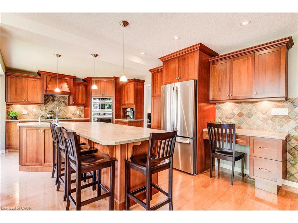 









33


Tinatawa

Court,
Kitchener,




ON
N2A 3G9

