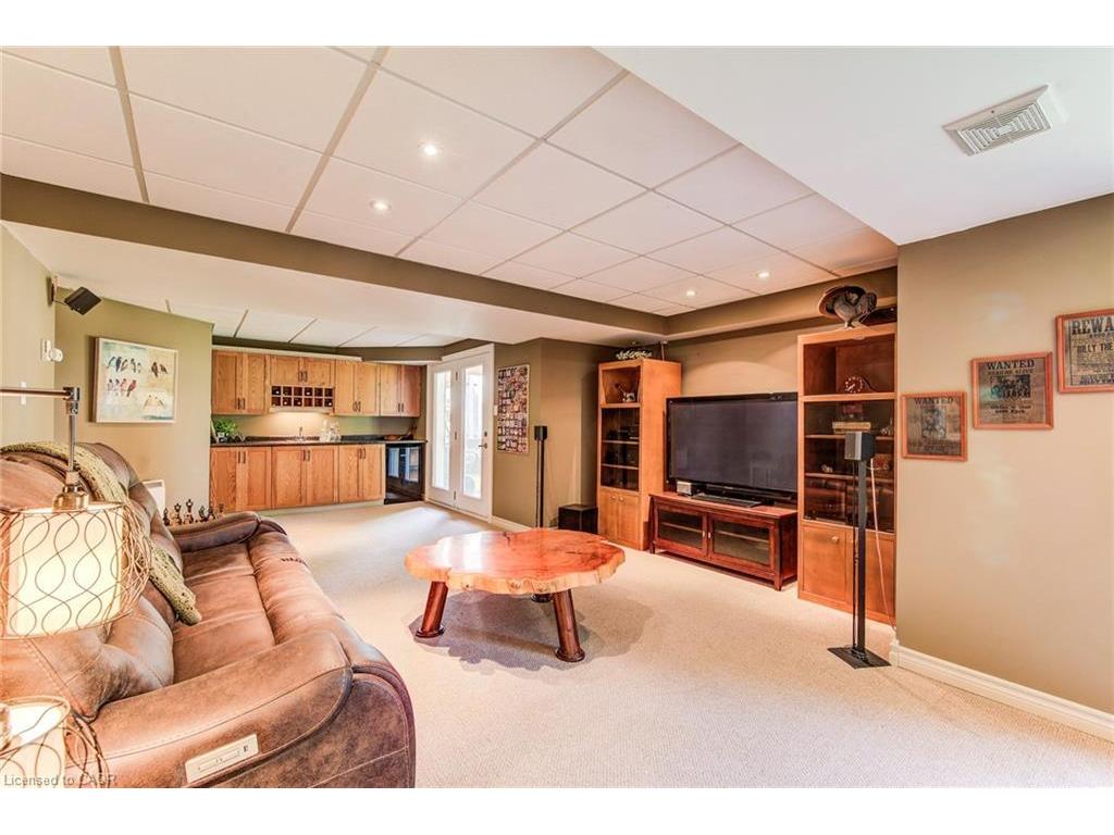 









33


Tinatawa

Court,
Kitchener,




ON
N2A 3G9

