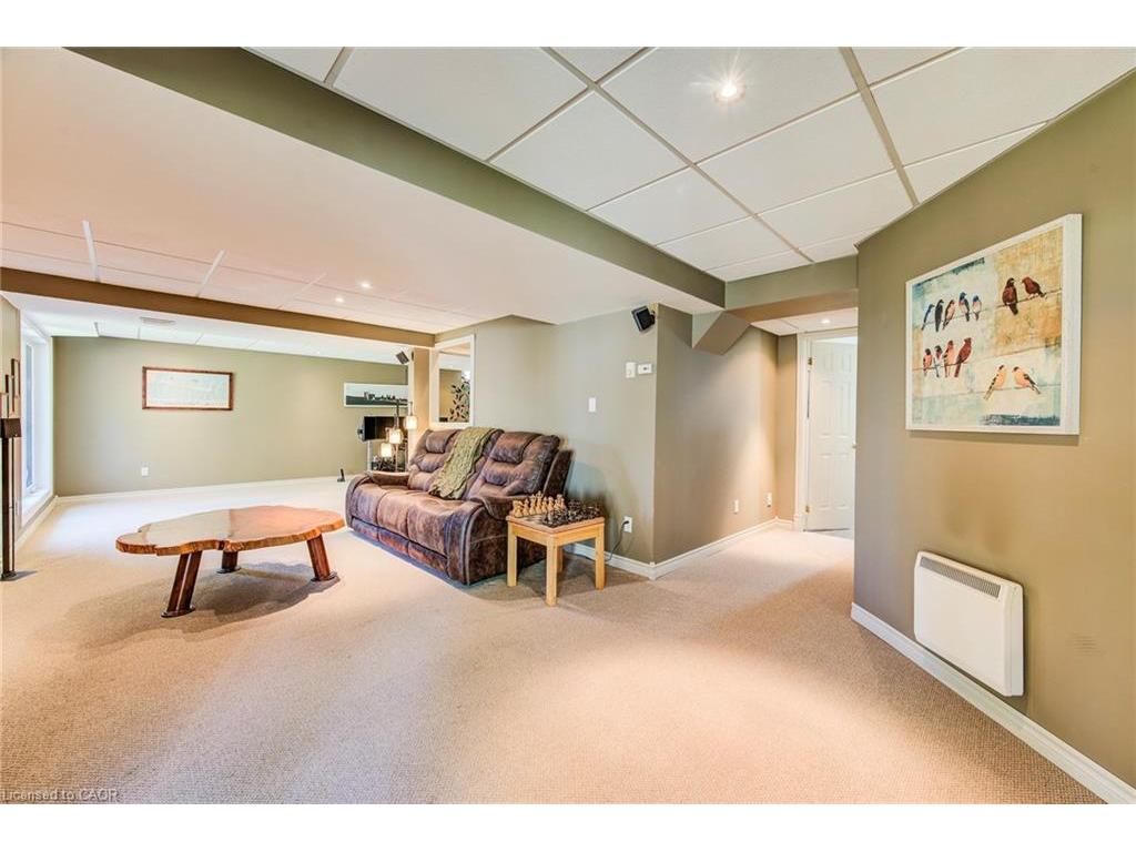 









33


Tinatawa

Court,
Kitchener,




ON
N2A 3G9

