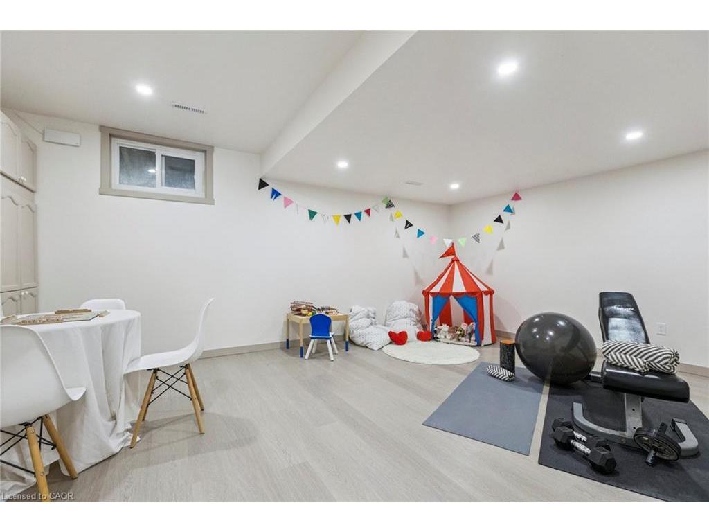 









89


Woolwich

Street, 27,
Waterloo,




ON
N2K 1S5

