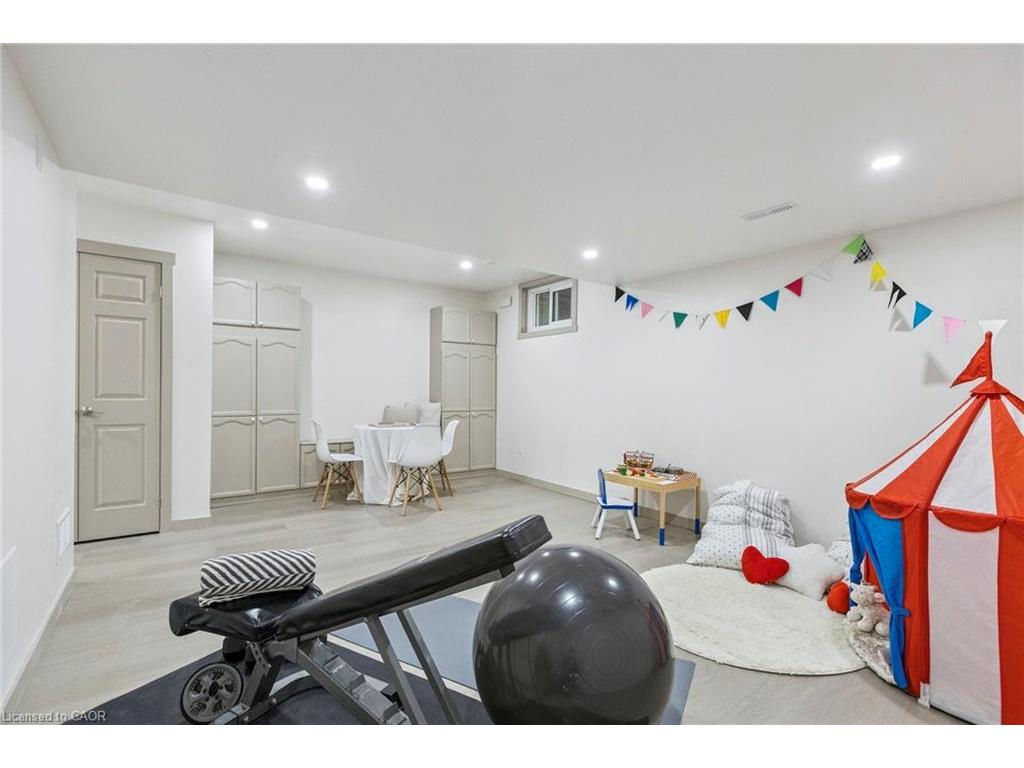 









89


Woolwich

Street, 27,
Waterloo,




ON
N2K 1S5

