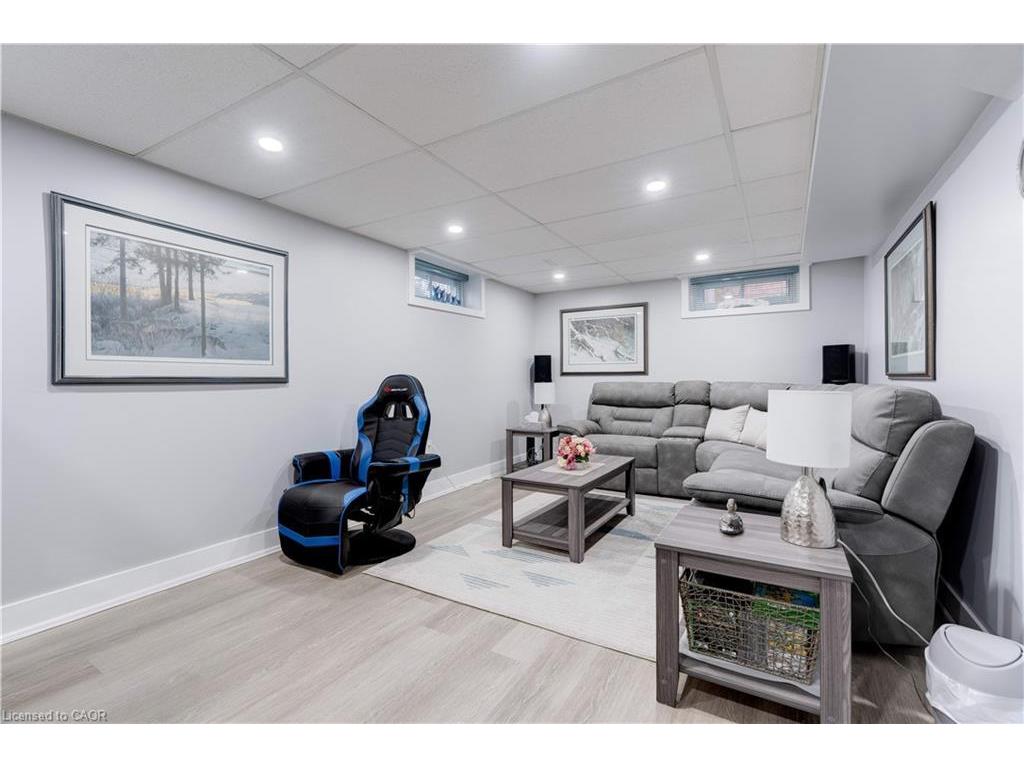 









2238


Fassel

Avenue,
Burlington,




ON
L7R 3P1

