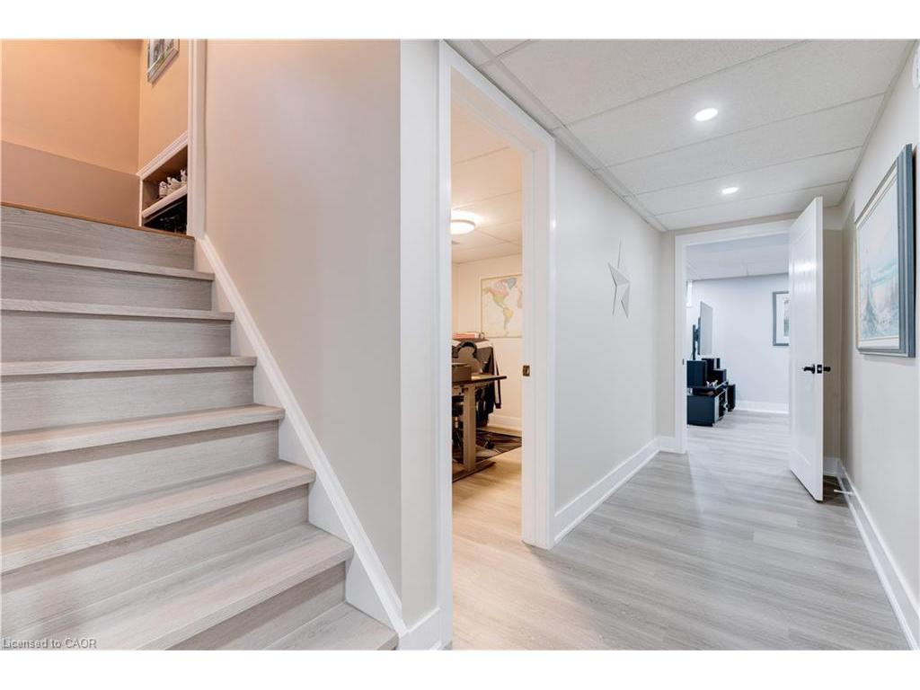 









2238


Fassel

Avenue,
Burlington,




ON
L7R 3P1

