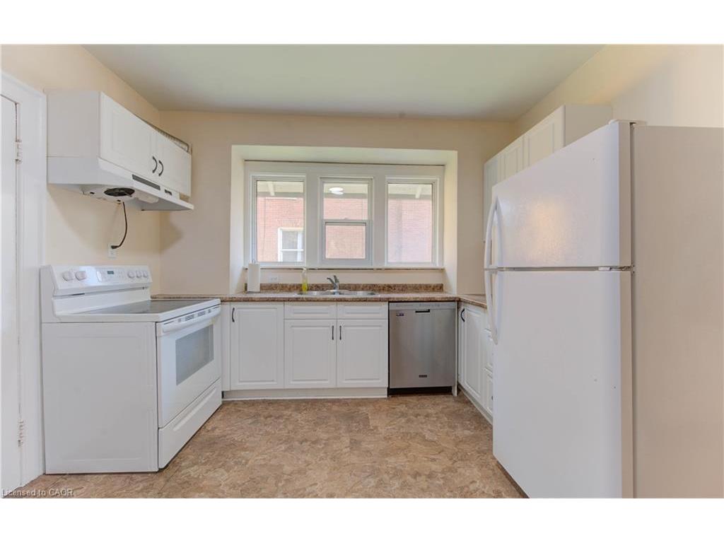 









86


Albert

Street,
Waterloo,




ON
N2L 3S7

