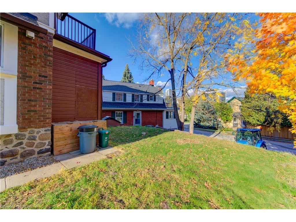 









86


Albert

Street,
Waterloo,




ON
N2L 3S7

