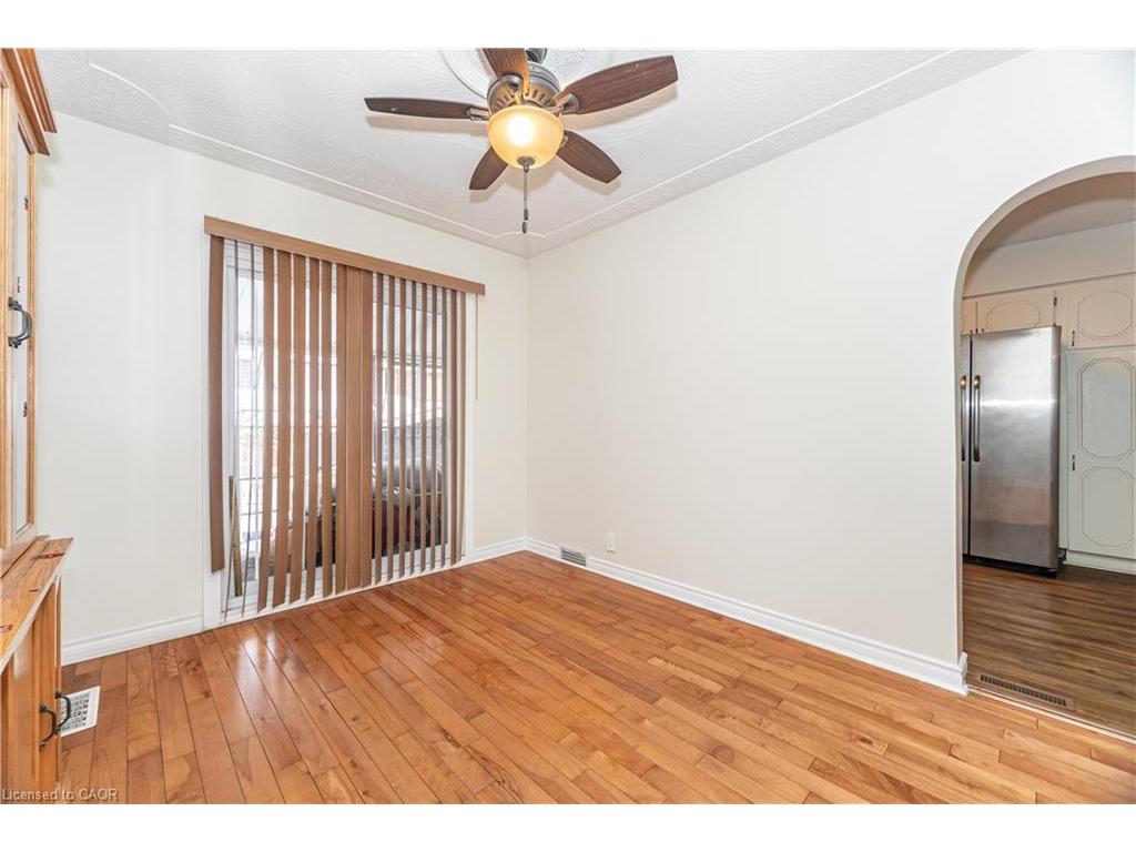 









163


Connaught

Avenue North,
Hamilton,




ON
L8L 6Z4

