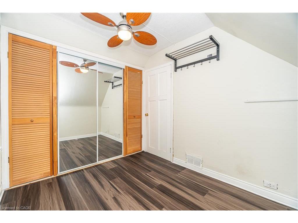 









163


Connaught

Avenue North,
Hamilton,




ON
L8L 6Z4

