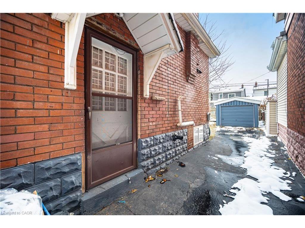 









163


Connaught

Avenue North,
Hamilton,




ON
L8L 6Z4

