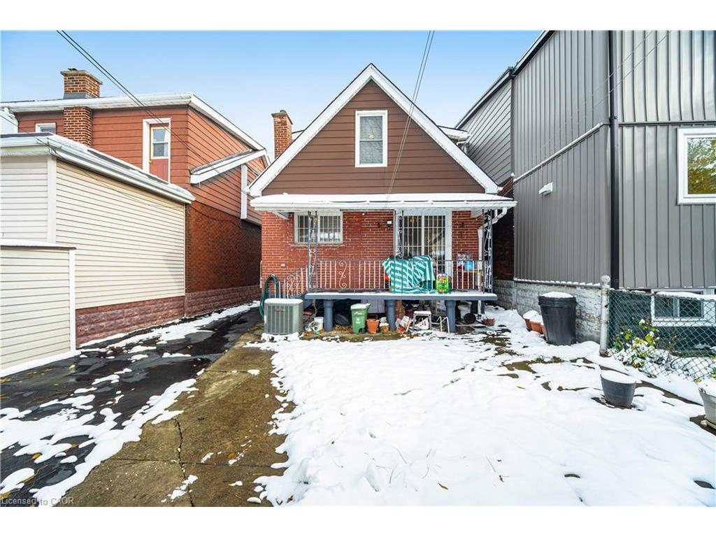 









163


Connaught

Avenue North,
Hamilton,




ON
L8L 6Z4

