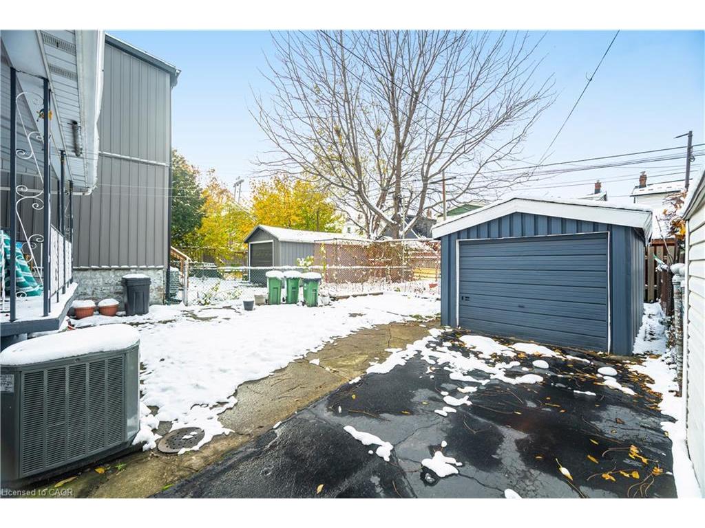 









163


Connaught

Avenue North,
Hamilton,




ON
L8L 6Z4

