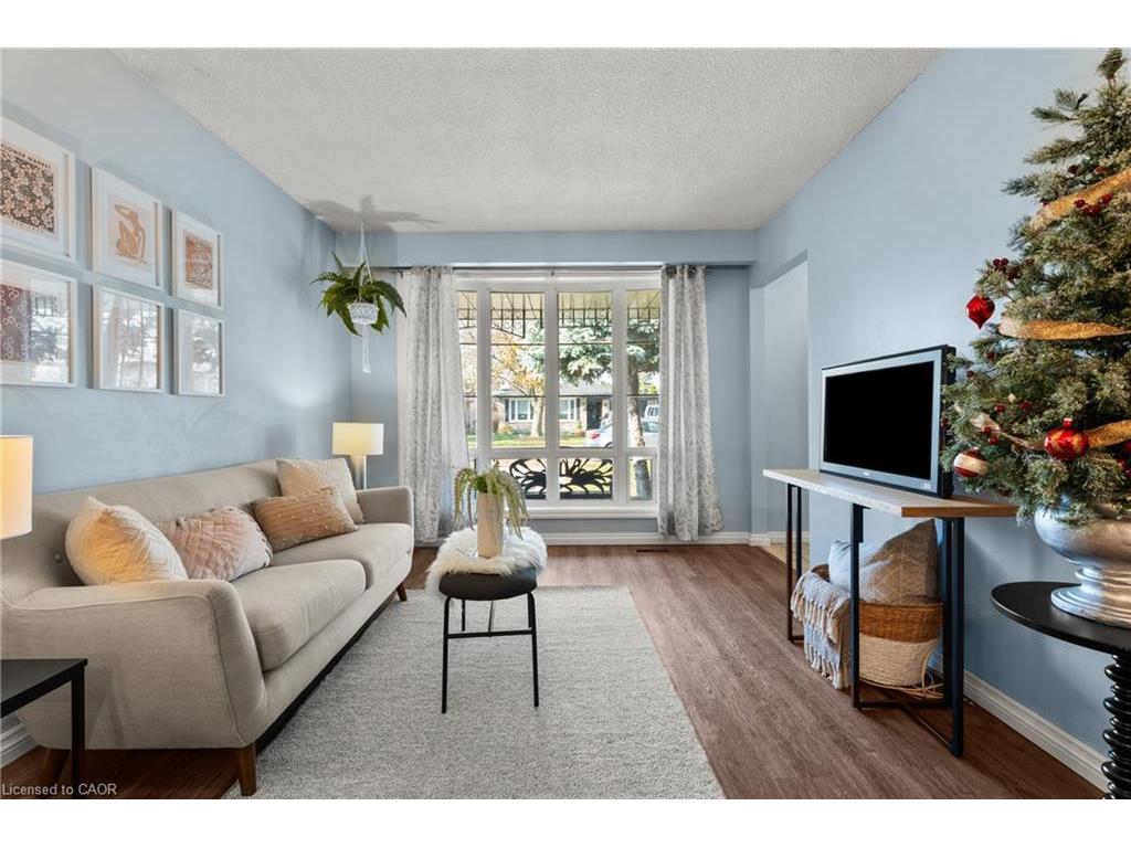 









215


Berkindale

Drive,
Hamilton,




ON
L8E 2R6

