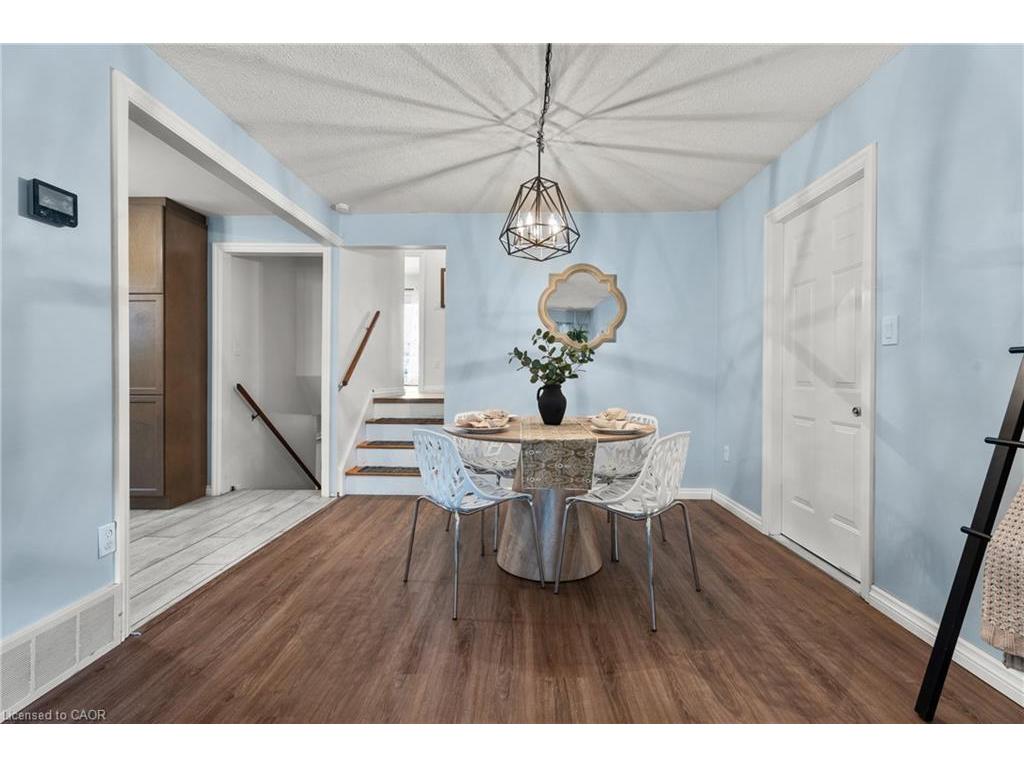 









215


Berkindale

Drive,
Hamilton,




ON
L8E 2R6

