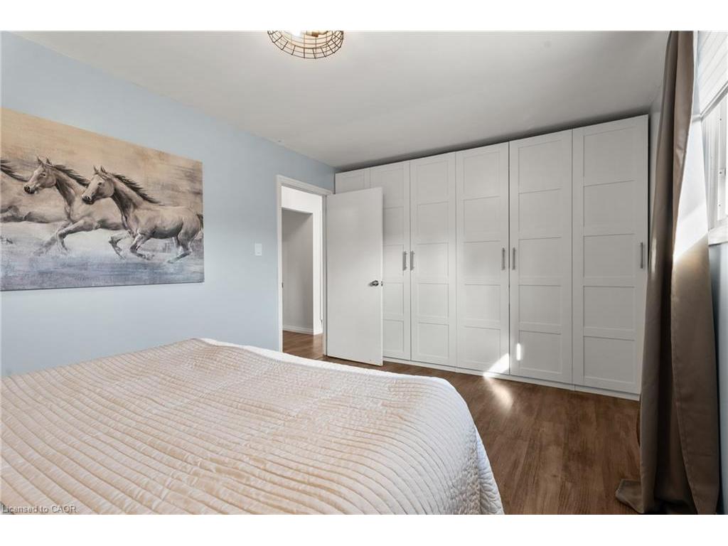 









215


Berkindale

Drive,
Hamilton,




ON
L8E 2R6

