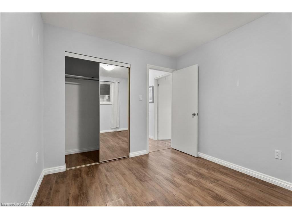 









215


Berkindale

Drive,
Hamilton,




ON
L8E 2R6

