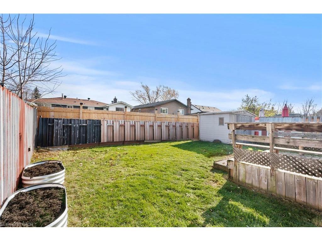 









215


Berkindale

Drive,
Hamilton,




ON
L8E 2R6

