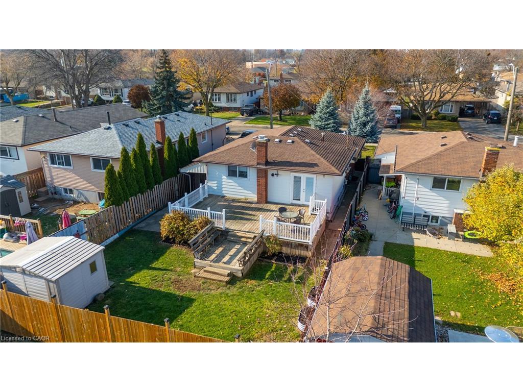 









215


Berkindale

Drive,
Hamilton,




ON
L8E 2R6

